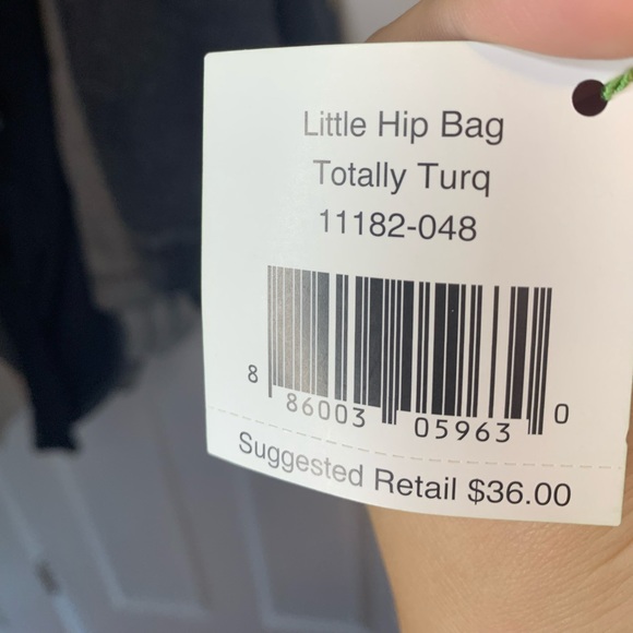 Vera Bradley Little ship Bag RETIRED - Picture 4 of 4